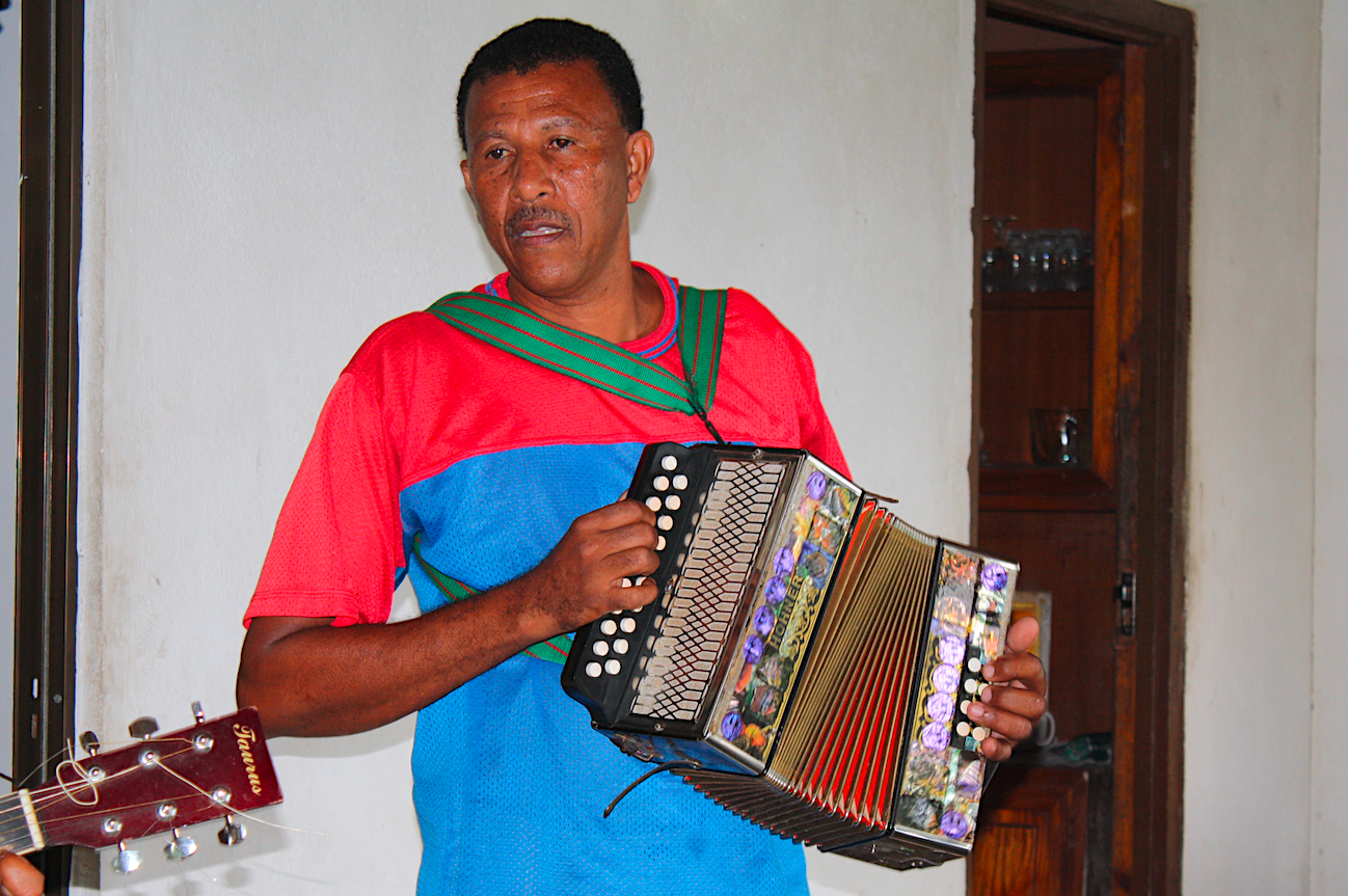 Nac Joely à l'accordéon diatonique - Mahé, 2009.&nbsp;